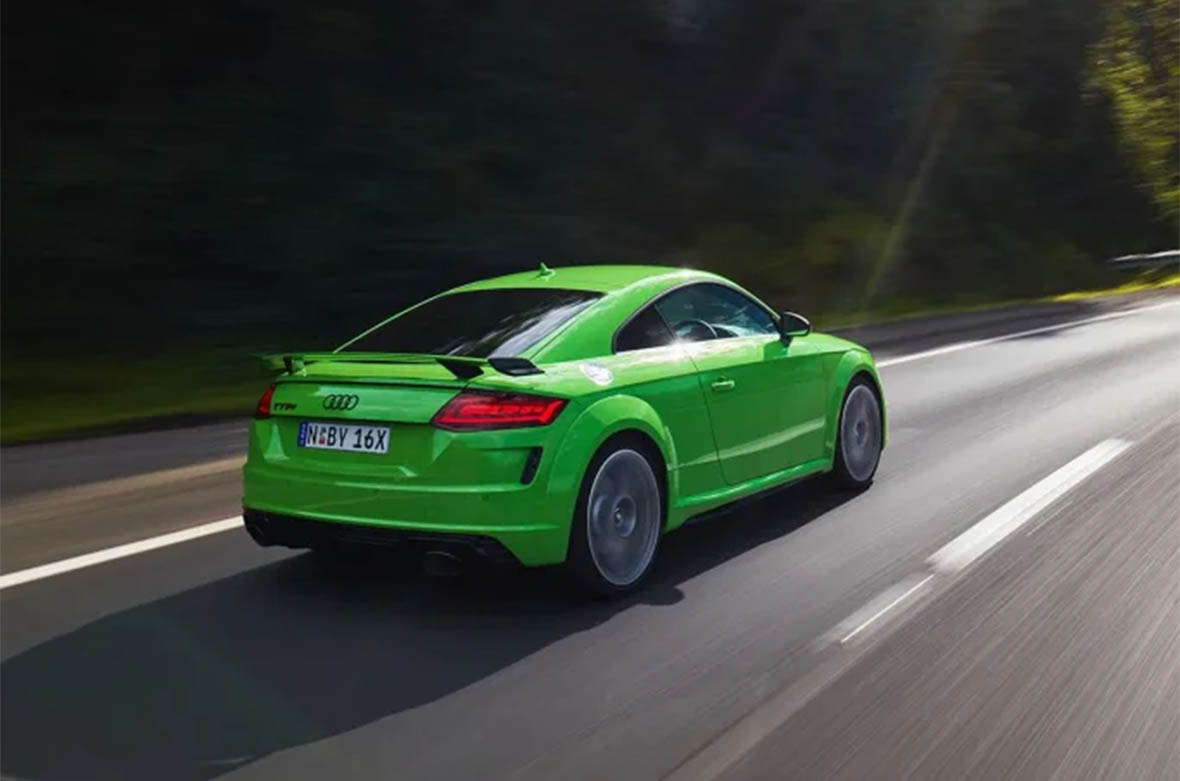 2020-audi-ttrs-coupe-green-1200x800p-10.jpg