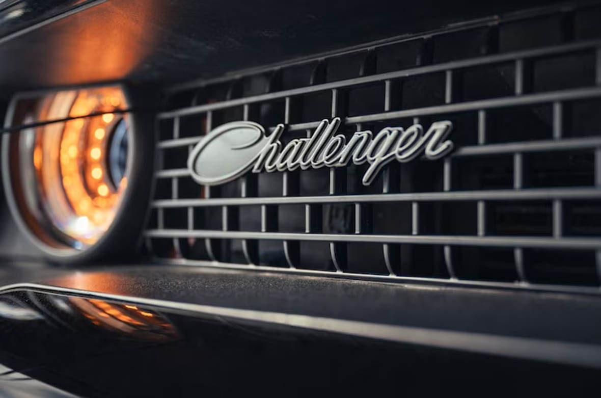 017-2023-Dodge-Challenger-Scat-Pack-Shakedown-grille-and-model-badge.jpg