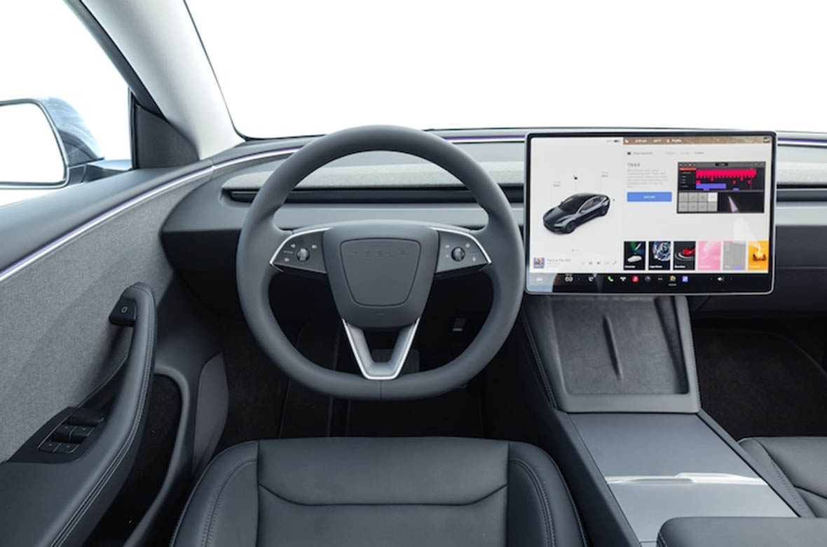 016-2024-Tesla-Model-3-RWD-Short-Range-dashboard.jpg