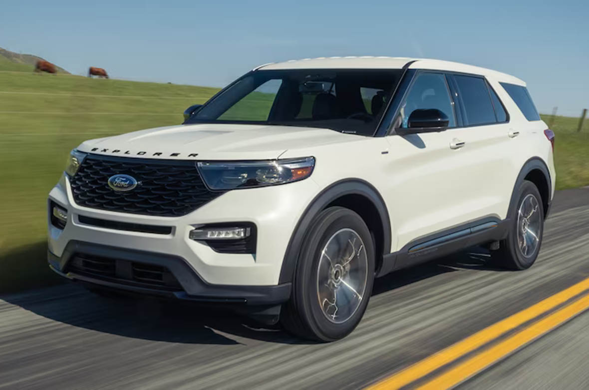 2022-Ford-Explorer-ST-Line-AWD-32-front-three-quarters-in-action.jpg