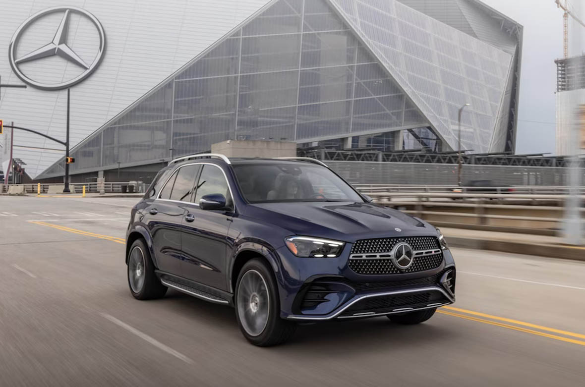 2024-Mercedes-Benz-GLE450e-4Matic-PHEV-in-motion-2.jpg