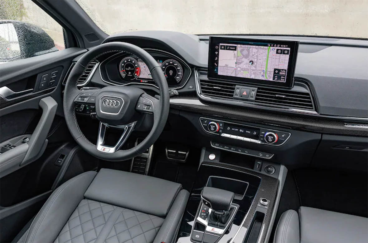 DM-2023-Genesis-GV70-vs-Audi-SQ5-long-term-interior-2589.jpg
