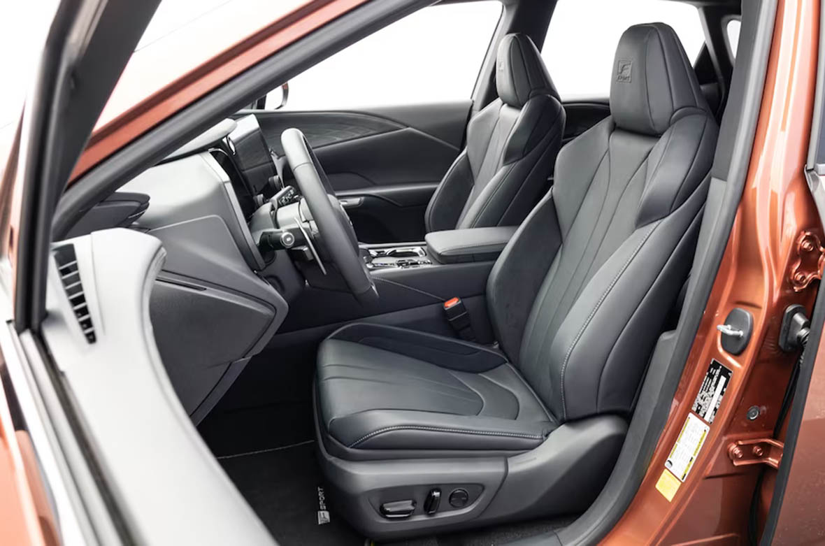 0028-2023-Lexus-RX500h-Fsport-Performance-front-seats.jpg
